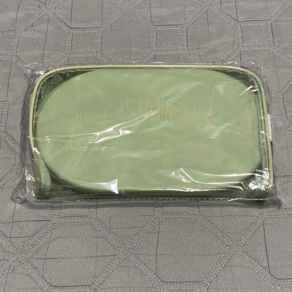 BALA SLIDERS in Light Green with Travel Pouch - Picture 3 of 4